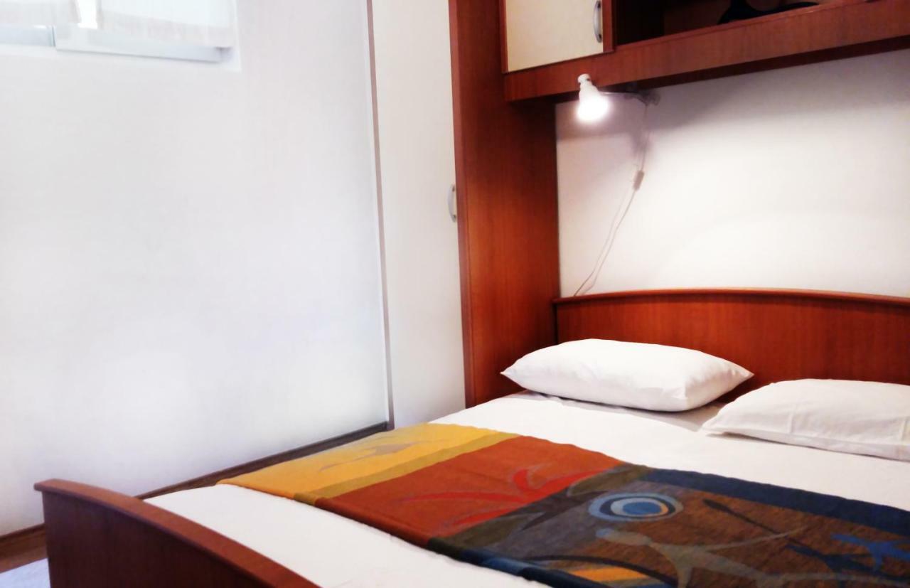 Studio Apartman Kacunic Split Buitenkant foto